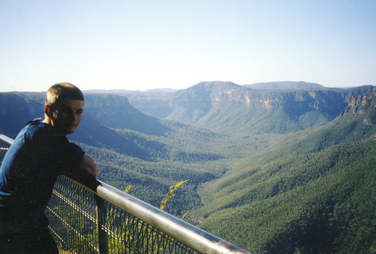 bluemnts-canyon.jpg 72.5K