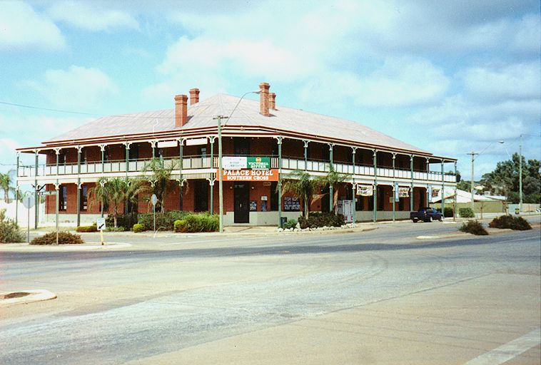 palacehotel.jpg 72.3K