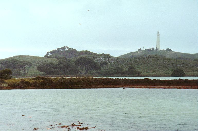 ri-lighthouse.jpg 56.7K