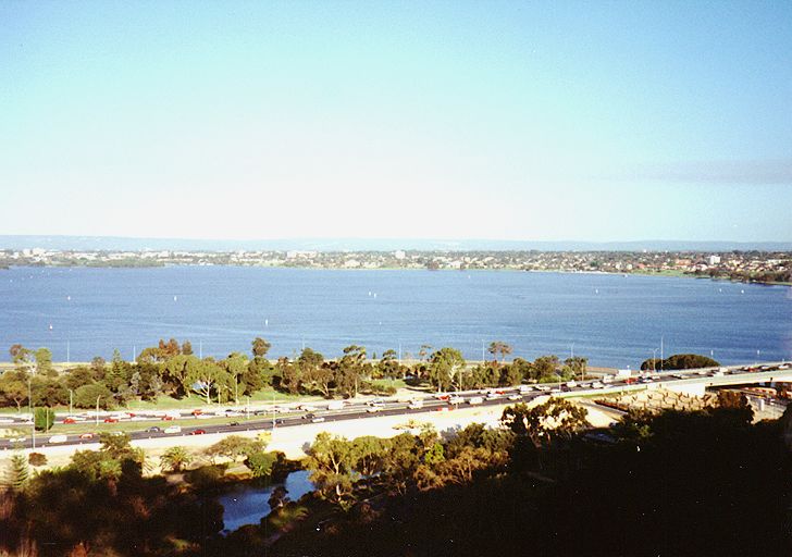 swanriver.jpg 59.0K
